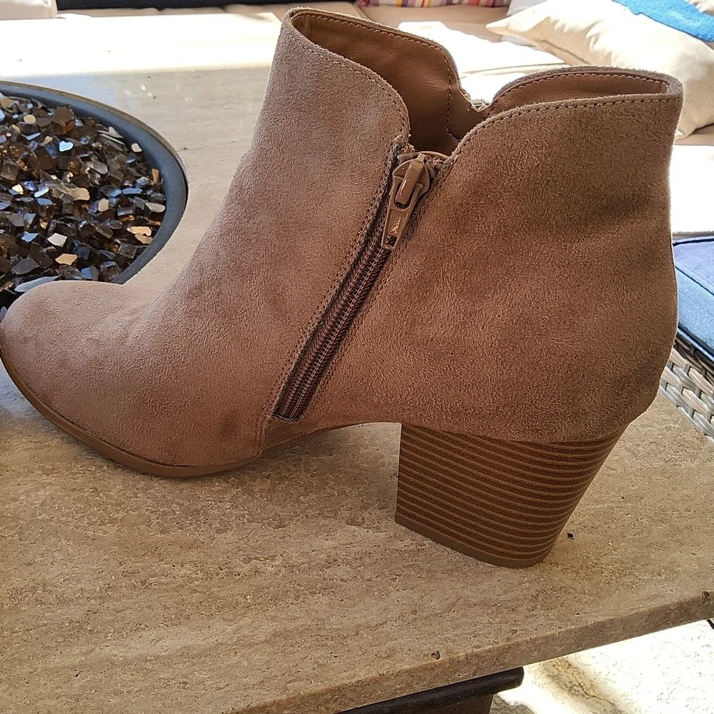 Style & Co faux suede light brown heeled boots size 10 1/2 - Picture 6 of 14